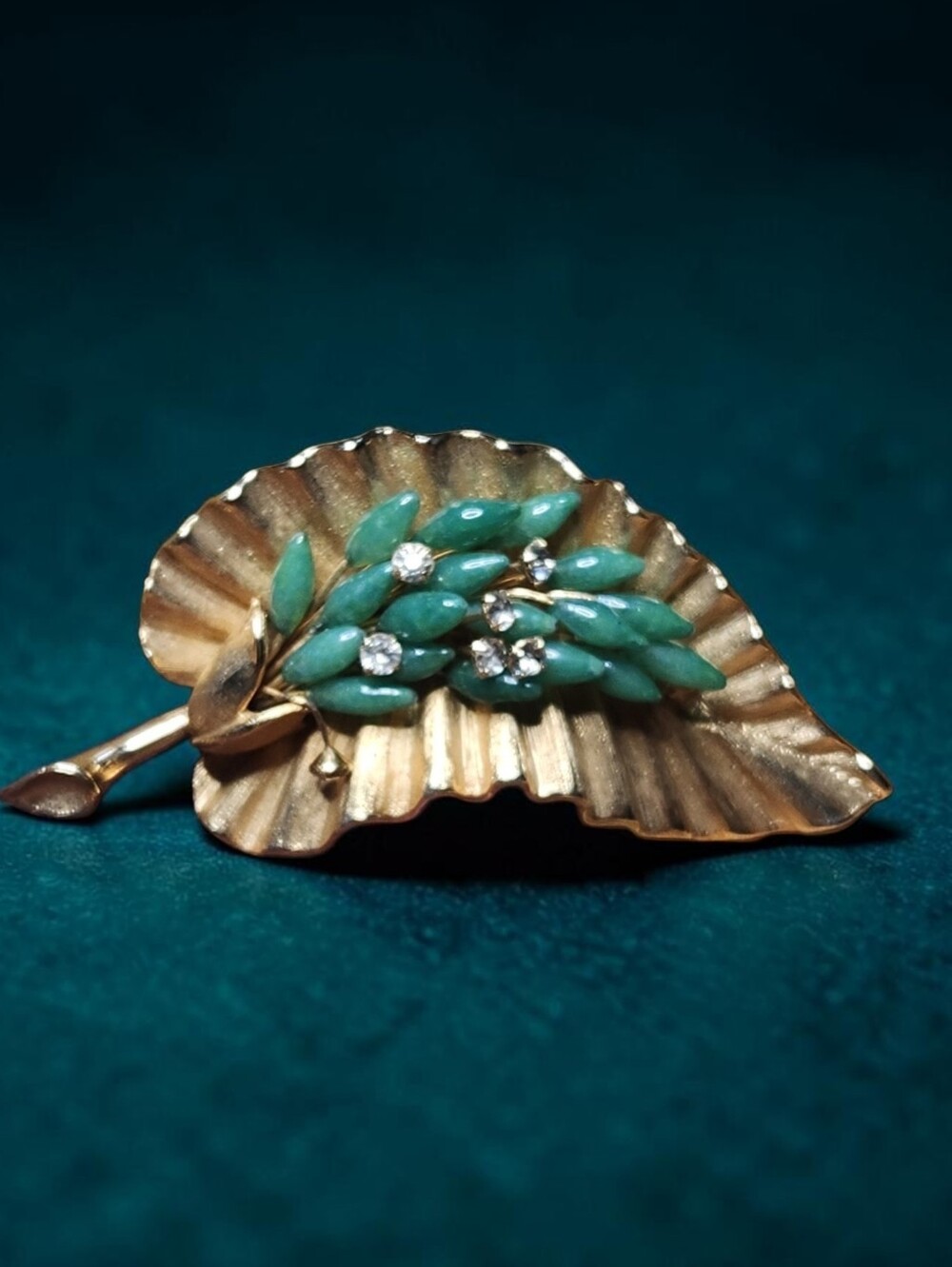 Vintage Jade and Gold Leaf Brooch